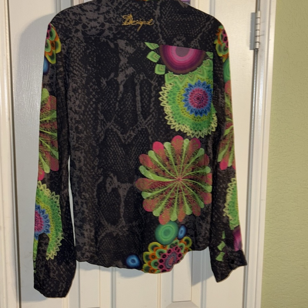 Desigual Women's Floral Button Down, EUC - Picture 4 of 13